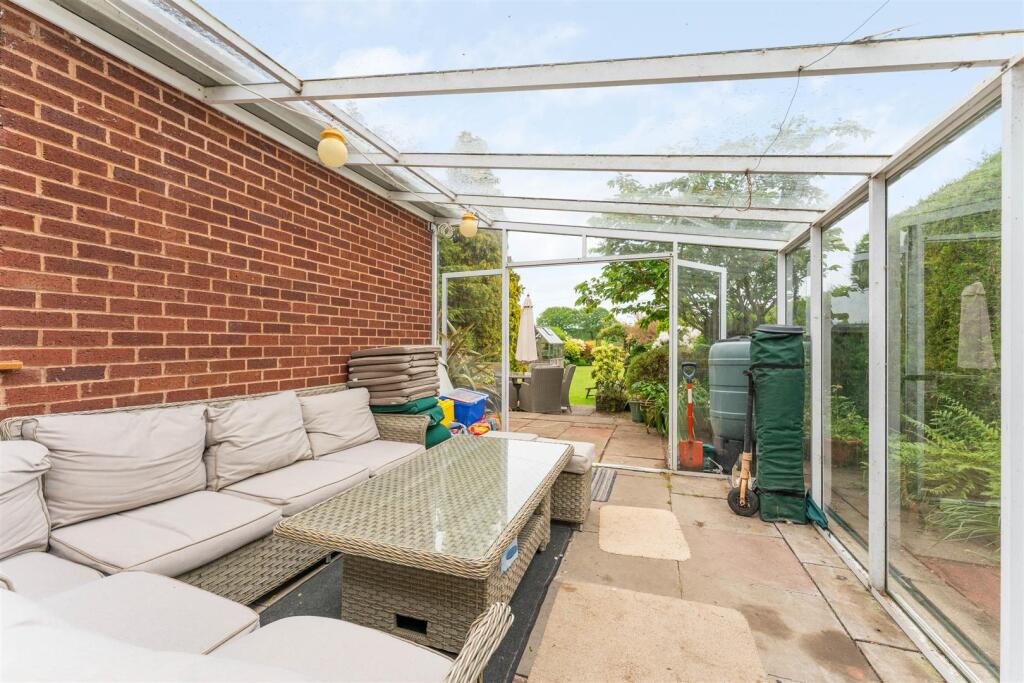 132 Earlswood Common_1.jpg