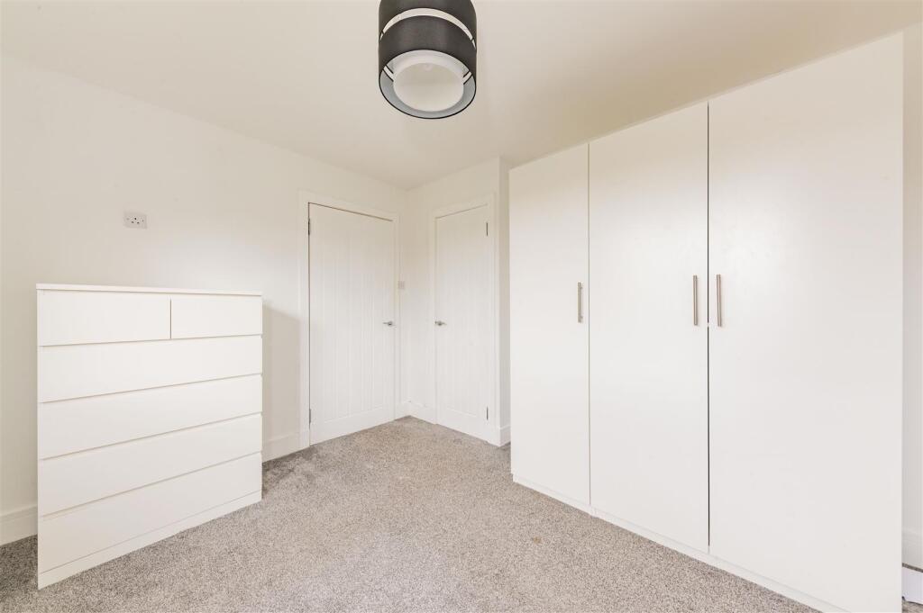 28 Emmock Place Dundee RENTAL-6.JPG