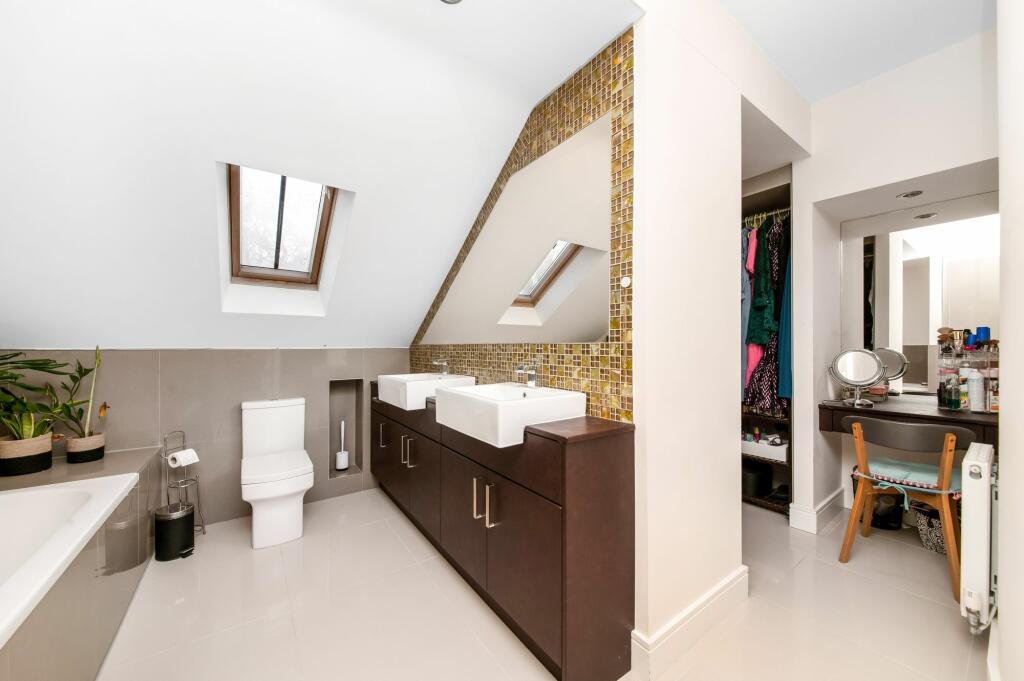 BEDROOM ONE EN-SUITE