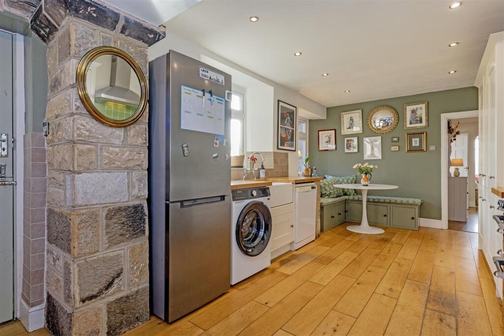 Kitchen-5.jpg