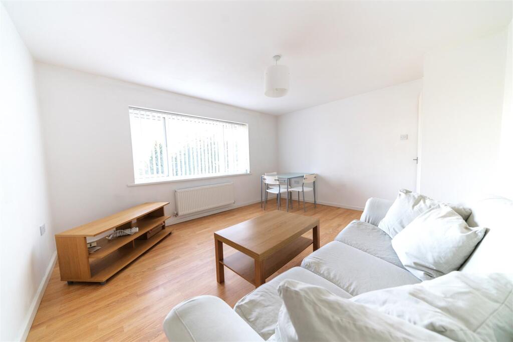 livingroom2.jpg