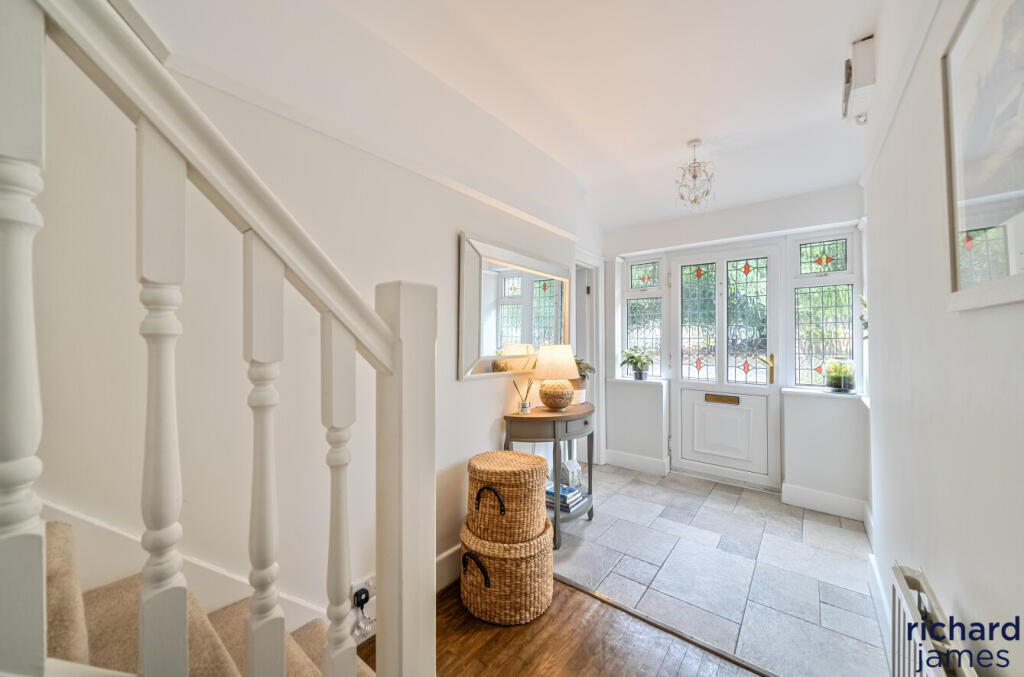 2c3e2c02a7a64380bc0b9ae46a587981