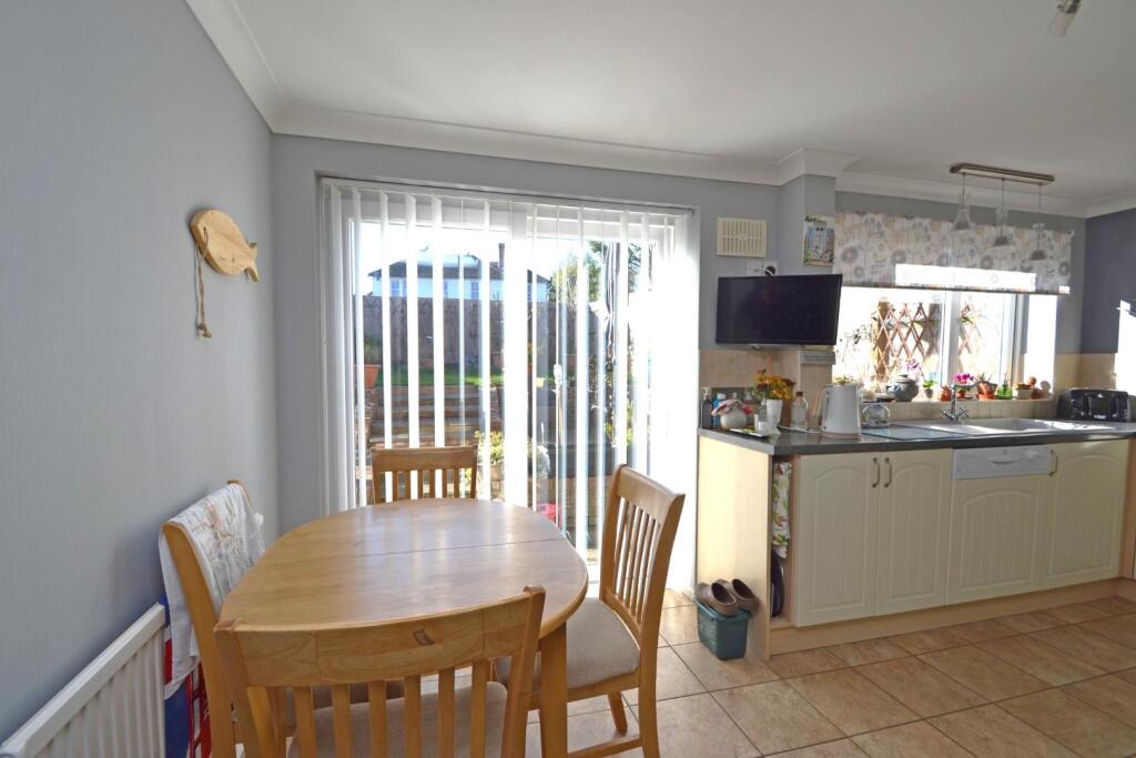 Breakfast Area.JPG