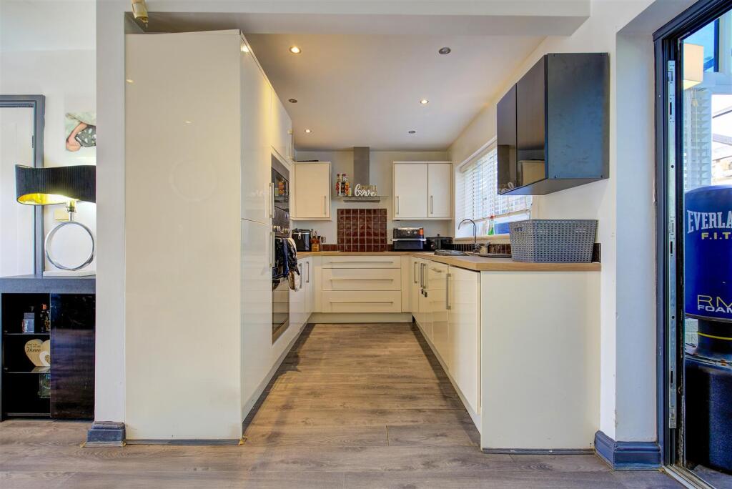 27 Shefford Crescent winstanley WN3 6LF-18.jpg