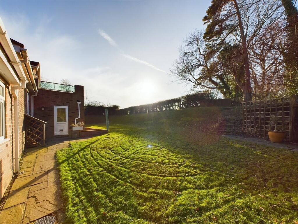 CAM02854G0-PR0306...