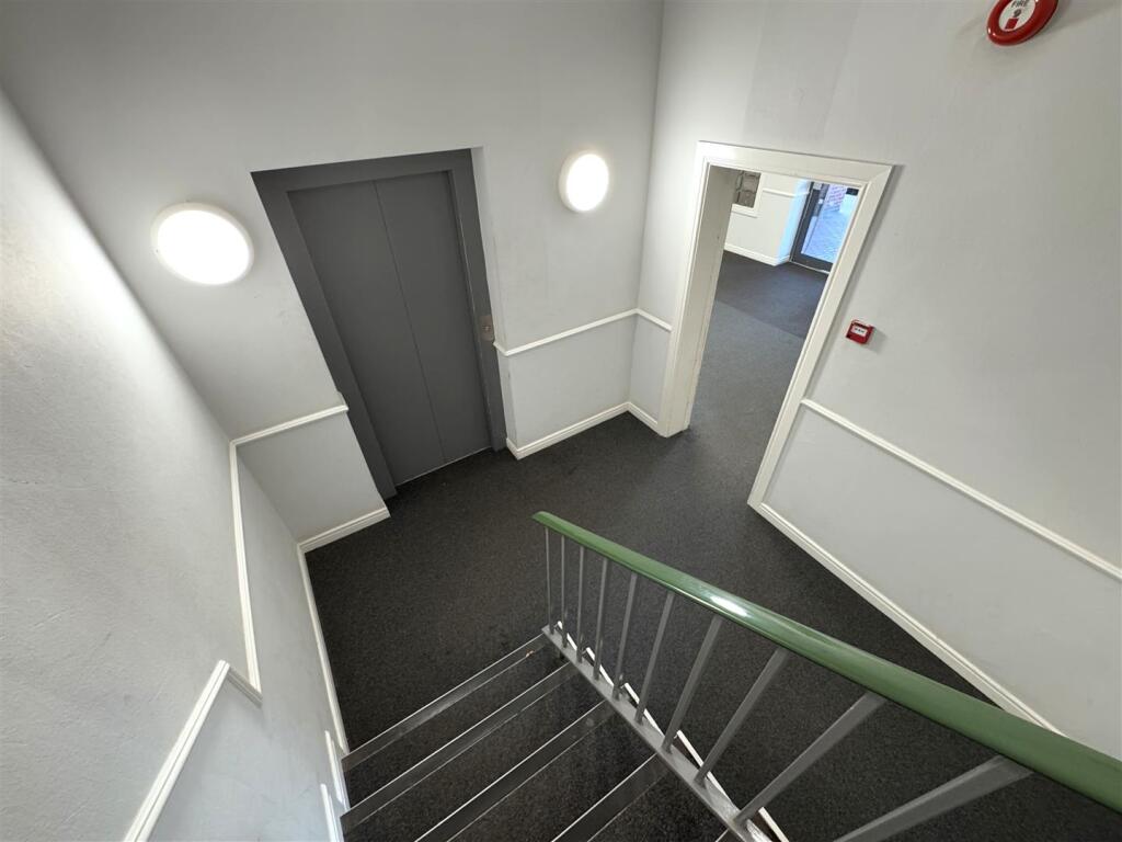 COMMUNAL ENTRANCE