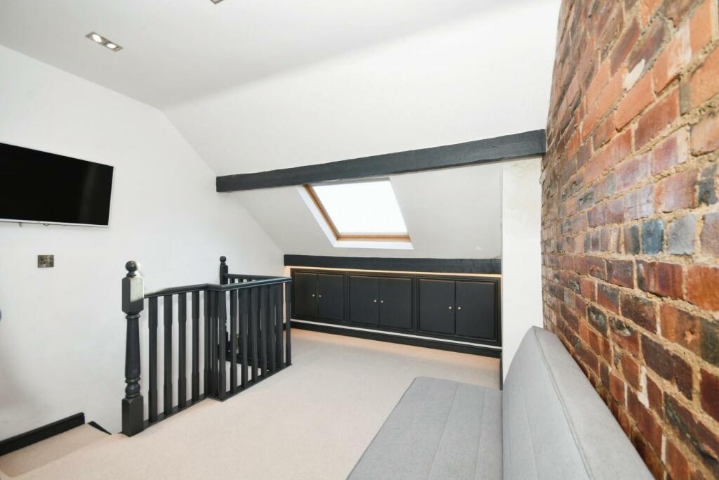 ATTIC BEDROOM 3