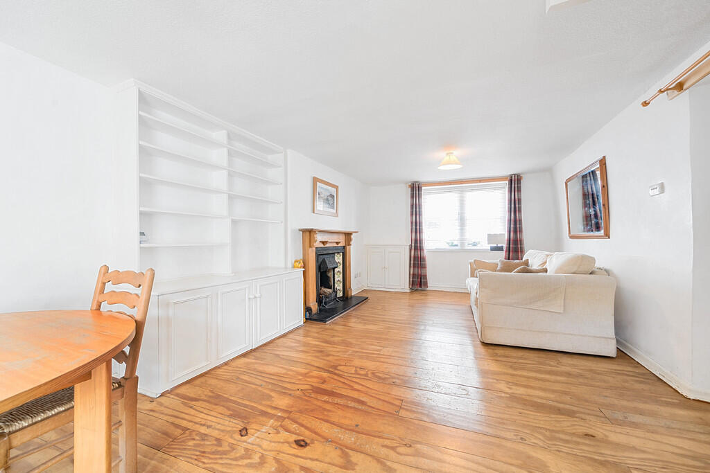 Living/Dining Roo...