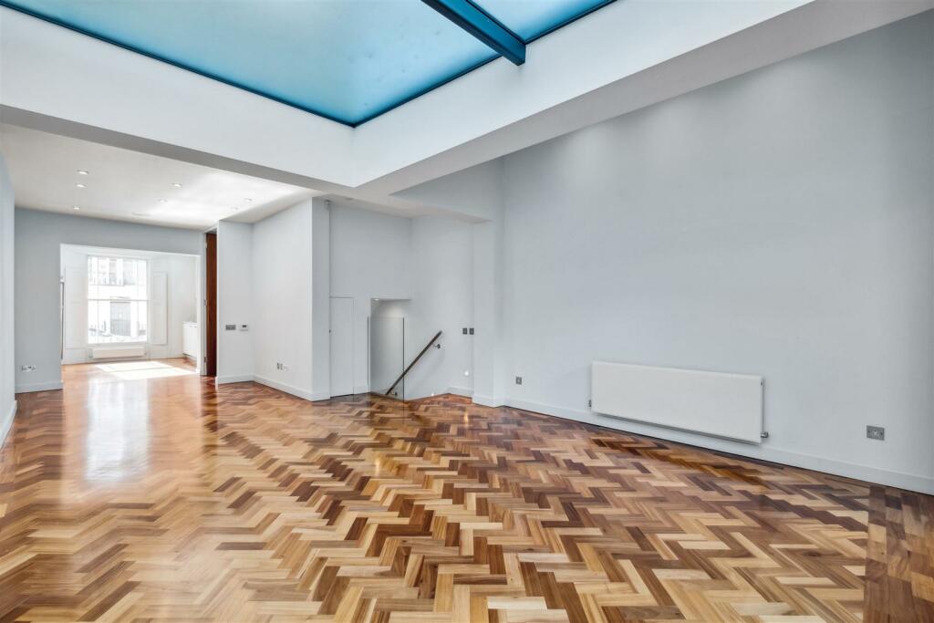 Reception Room (3)