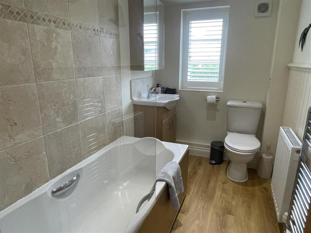Bathroom.JPG