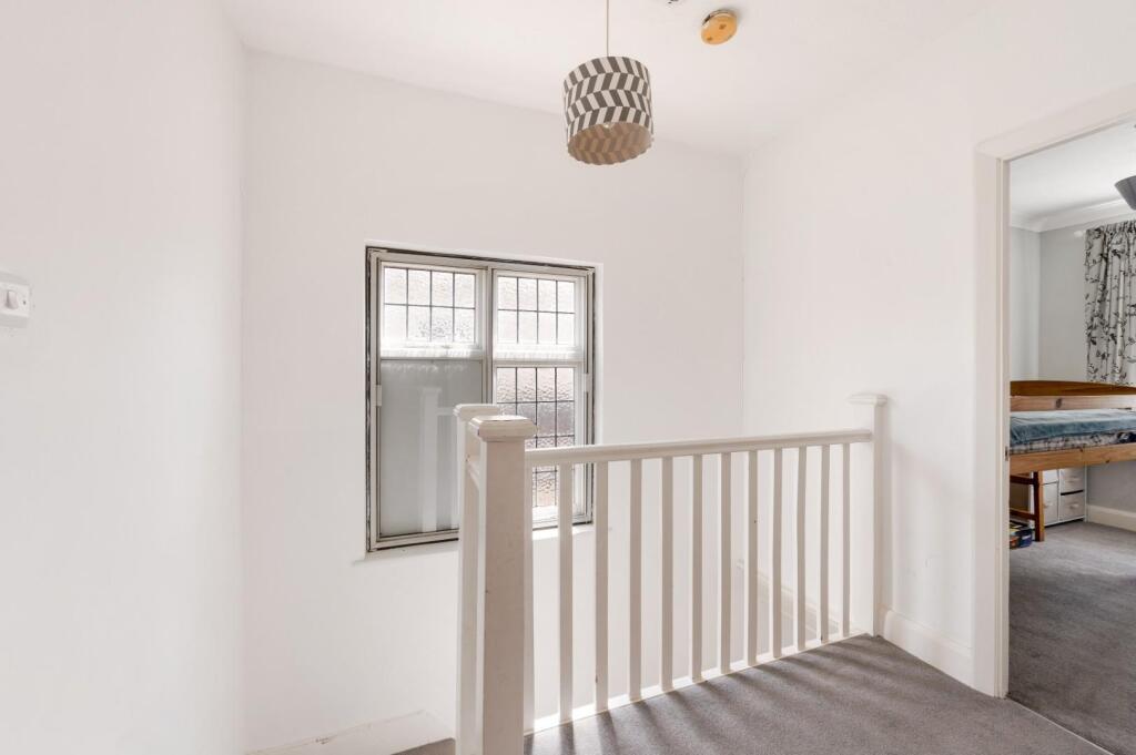 STONELEIGH AVENUE (14).jpg