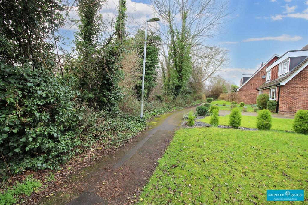 Front Walk Way/Outlook