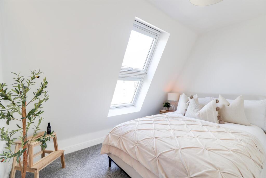 Master-bedroom3.jpg