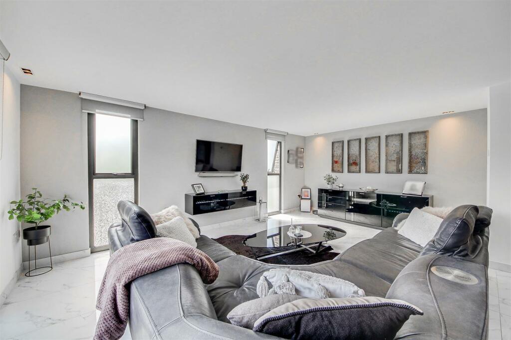 Dining / Living Room