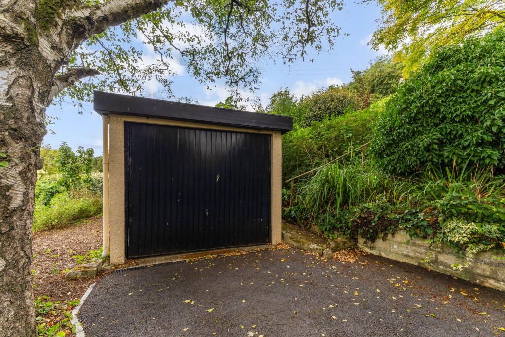Detached Garage