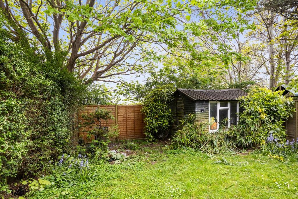 Elm Drive 66 GARDEN LAWN AND SHED.jpeg