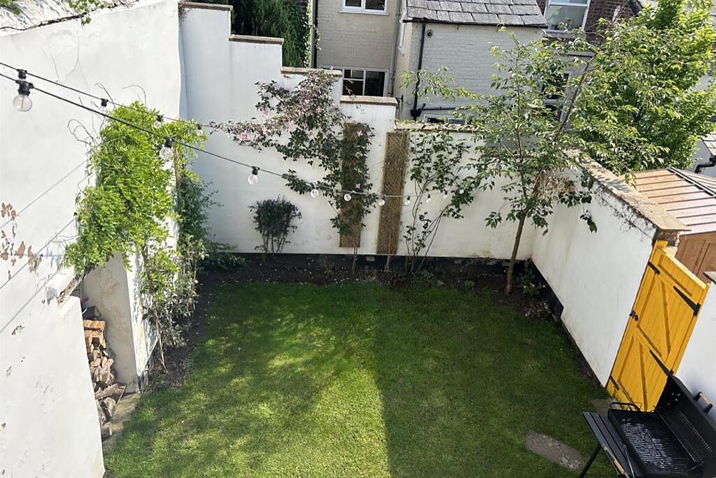 Garden 2.jpg