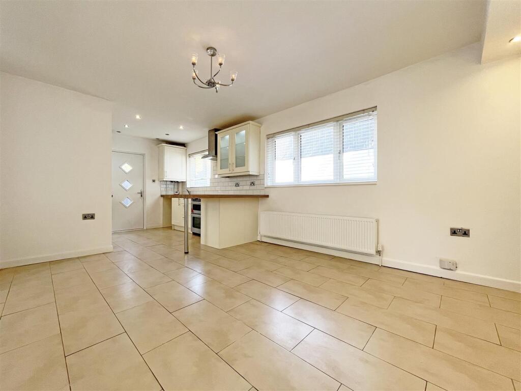 Kitchen/Dining Room