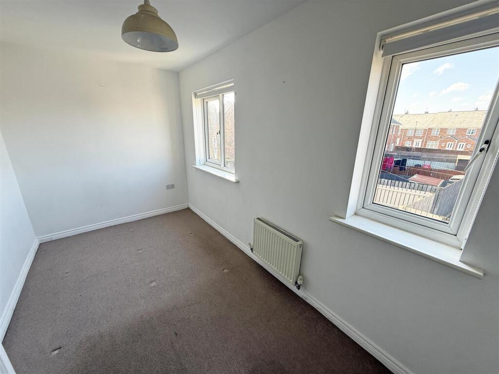 Bedroom 4.jpg