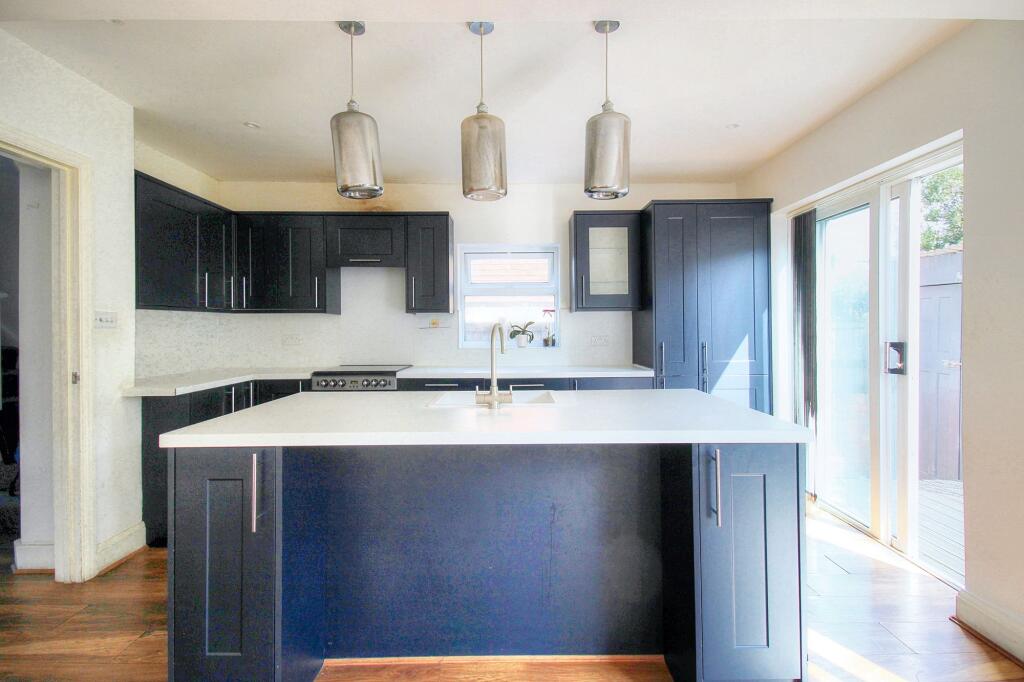 Superb Kitchen and Dining Room