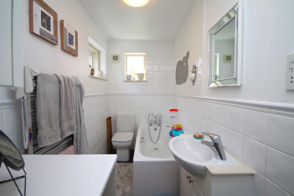 Ground+Floor+Bathroo