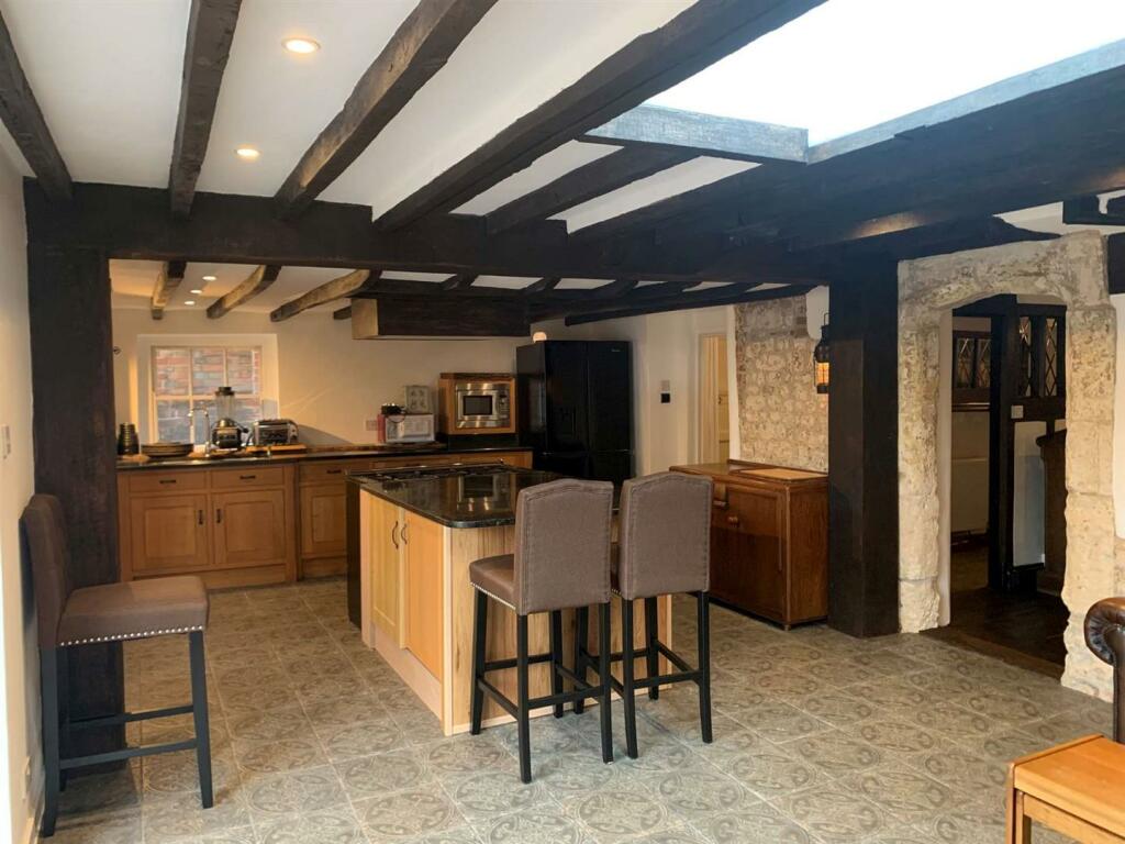 Liz's photo 7-1920.jpg