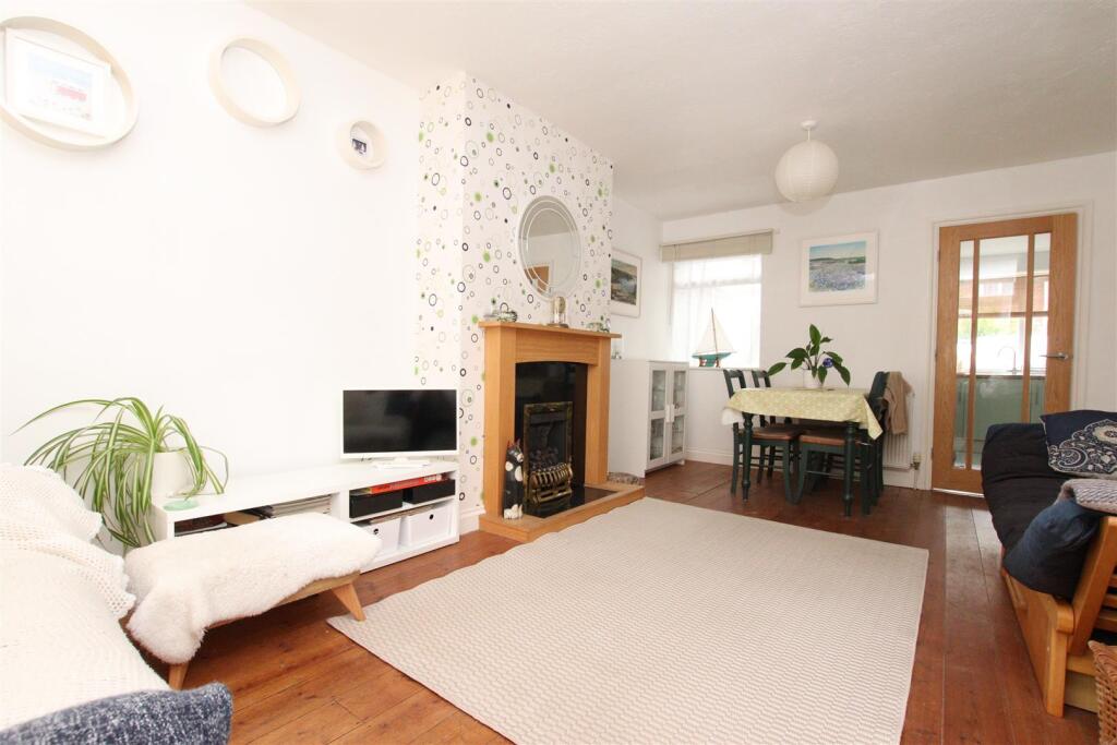 Living Dining Room_.JPG