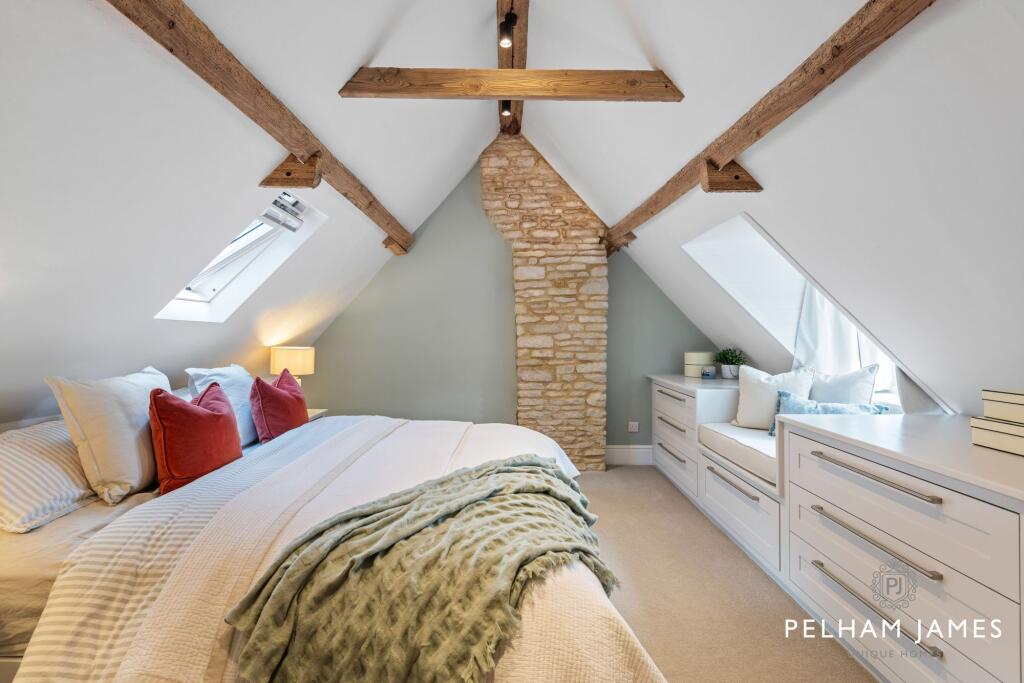 Principal Bedroom, The Old Post Office, Empingham