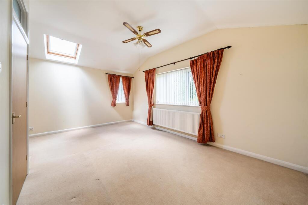 12 The Beeches, Pattishall (22).jpg