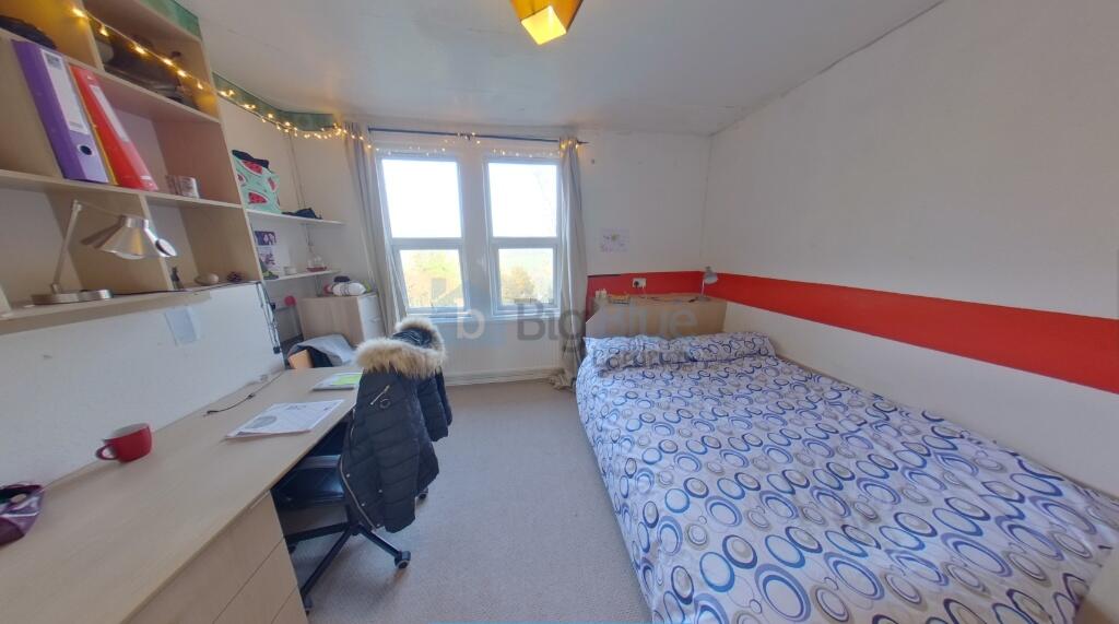 Bright and tidy single bedroom with a comfortab...