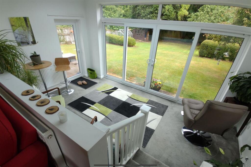 Lower sitting area