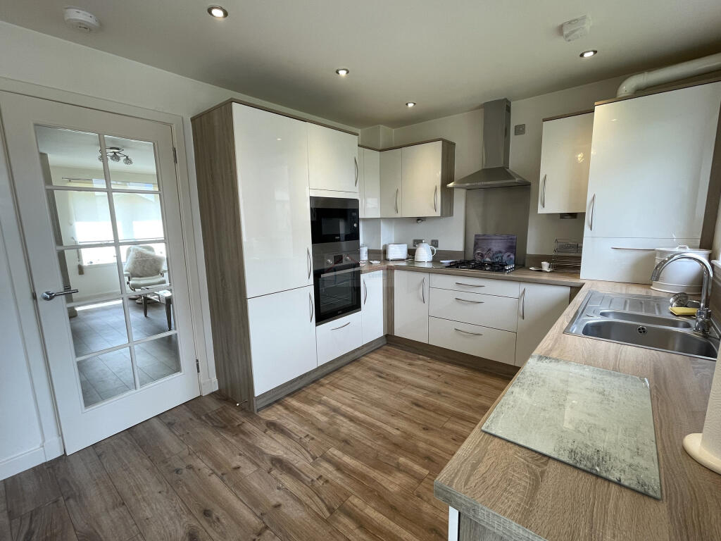 Kitchen c.JPG
