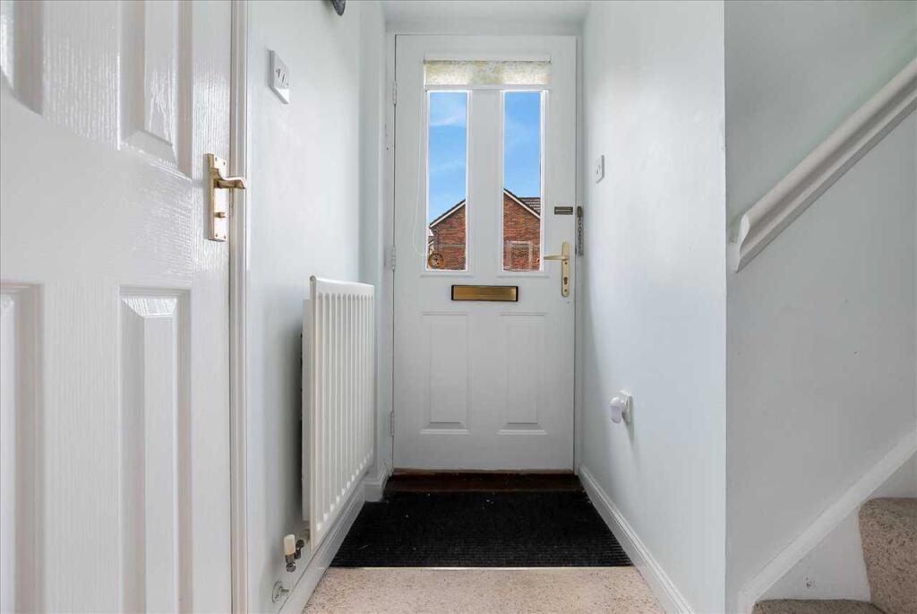 Entrance Hallway (2)