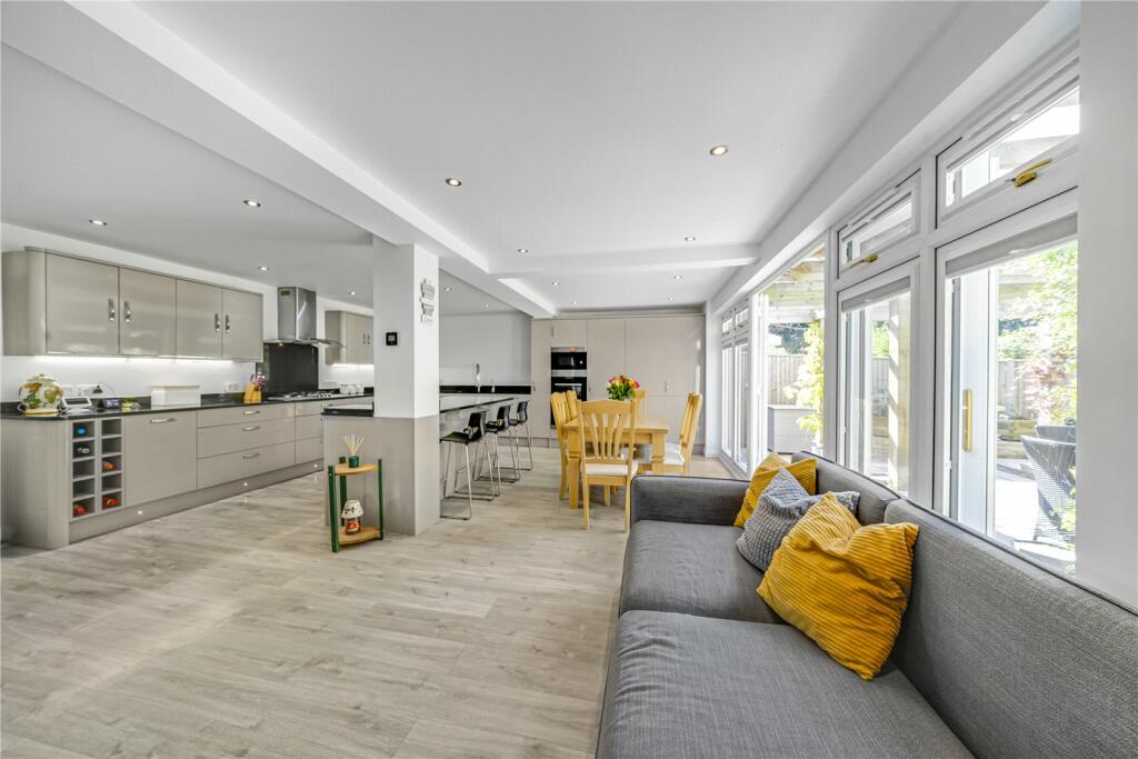 Kitchen Family Room