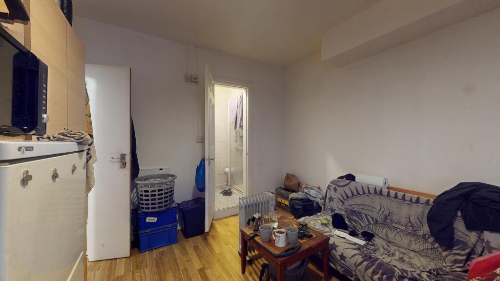 8 Brampton Park Road, Hornsey, London, N22 6BG