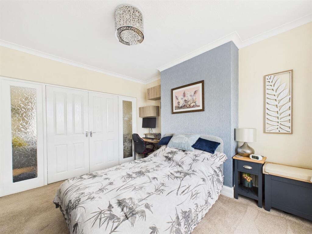 bed 1 reception 2.jpg