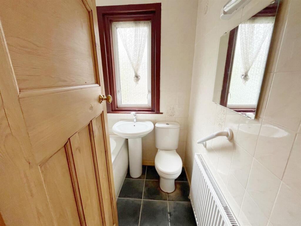 Bathroom (4).jpg