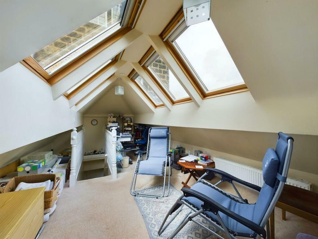 Upstairs loft room.jpg