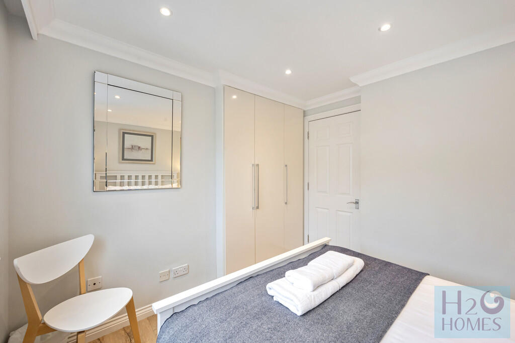 The Strand, Colli...