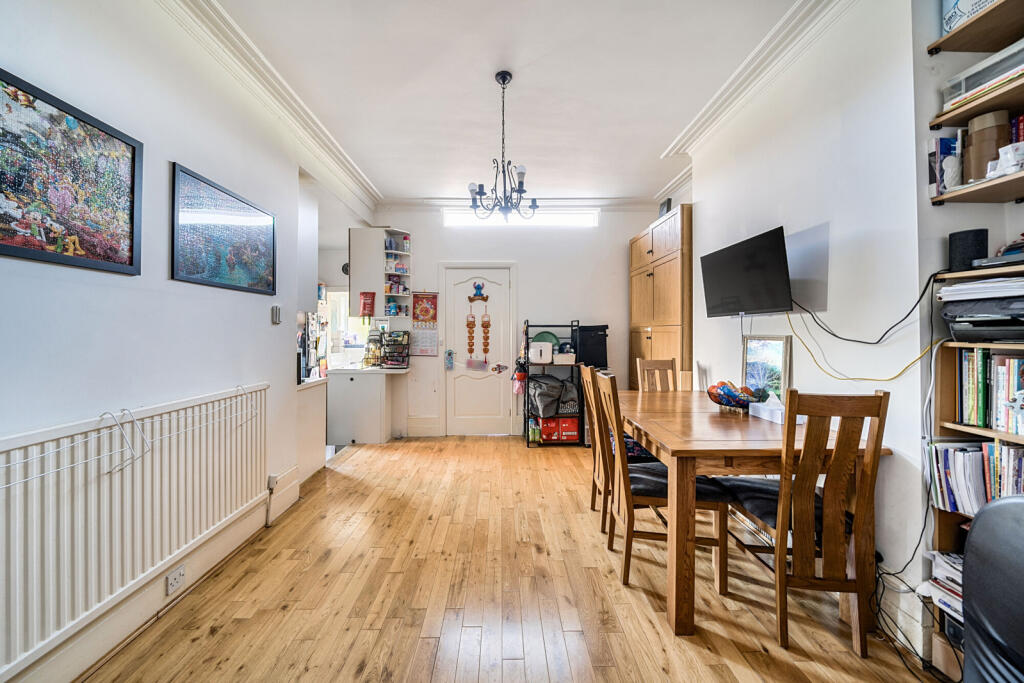 1311408-6-68540bb...