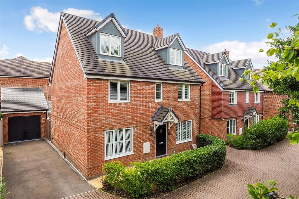 Foresters Drive, Liphook