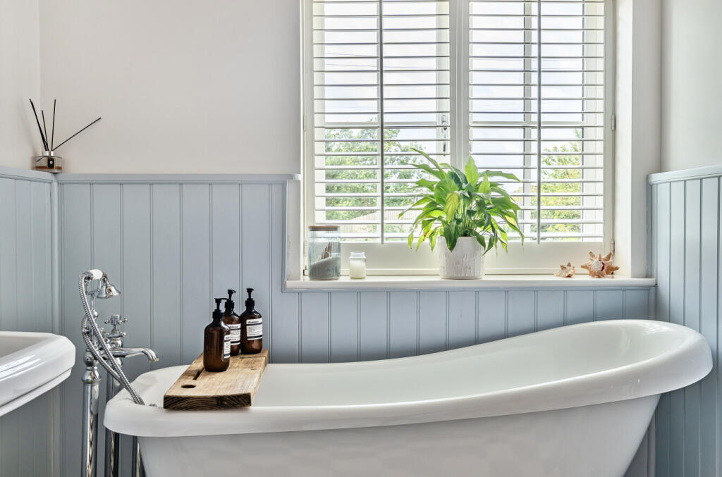 1297920-10-683086...