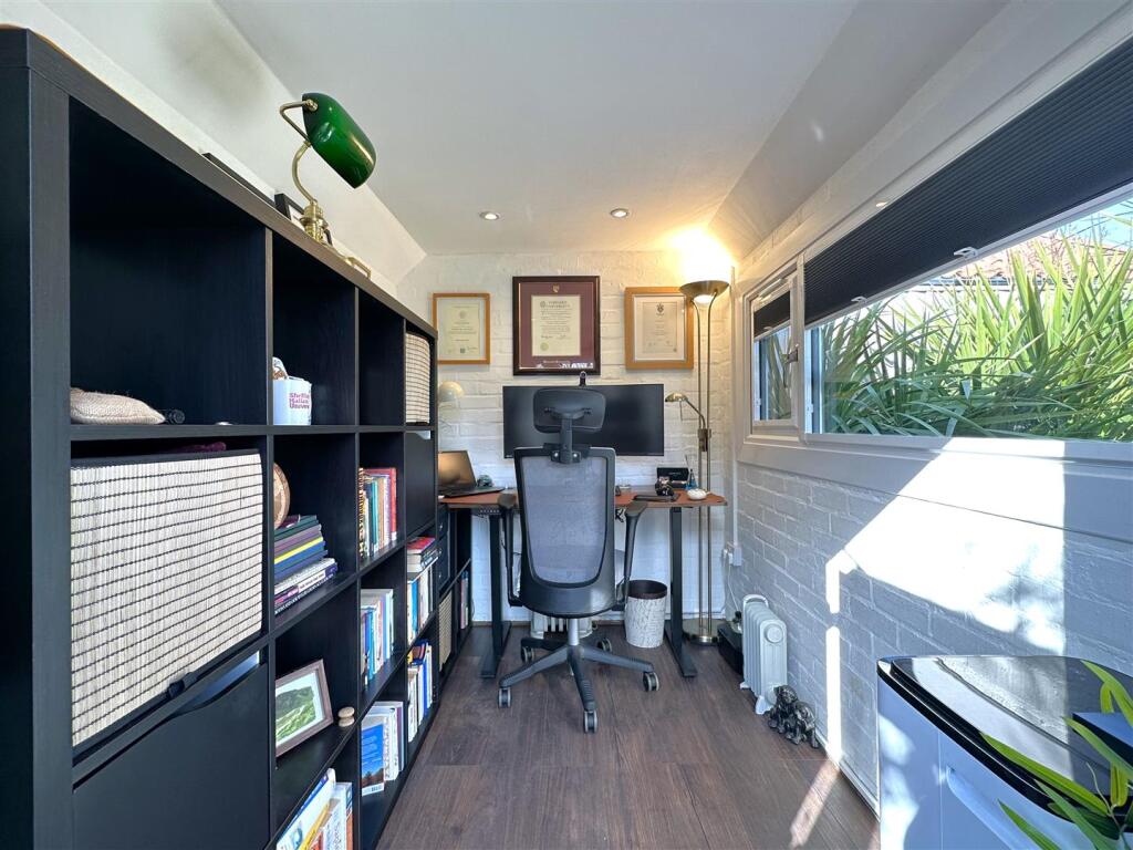 Internal: Home Office 551