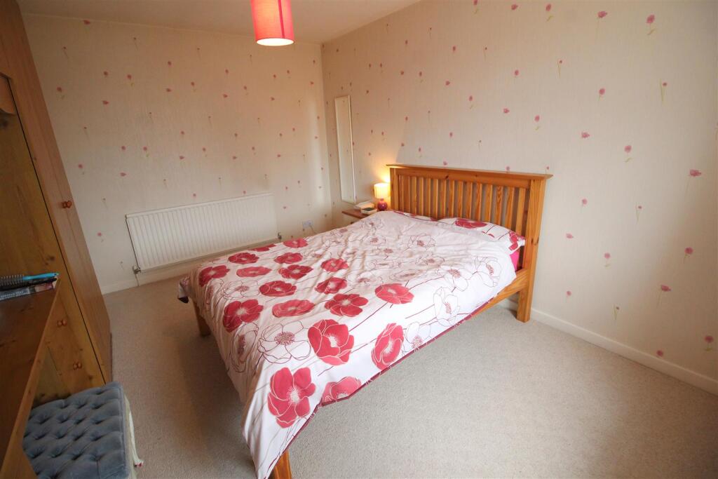 Filey Rd, bed 1 (2).JPG