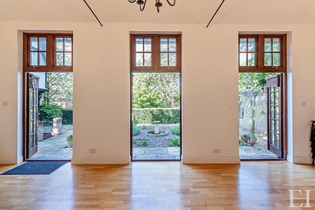 8646346-interiorW...