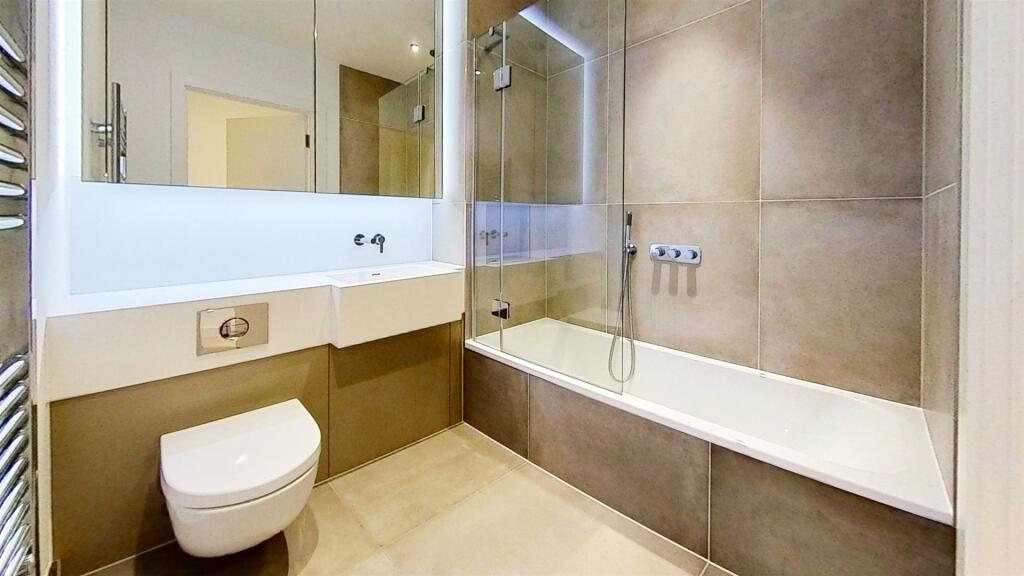 Pearl-House-Bathroom.jpg