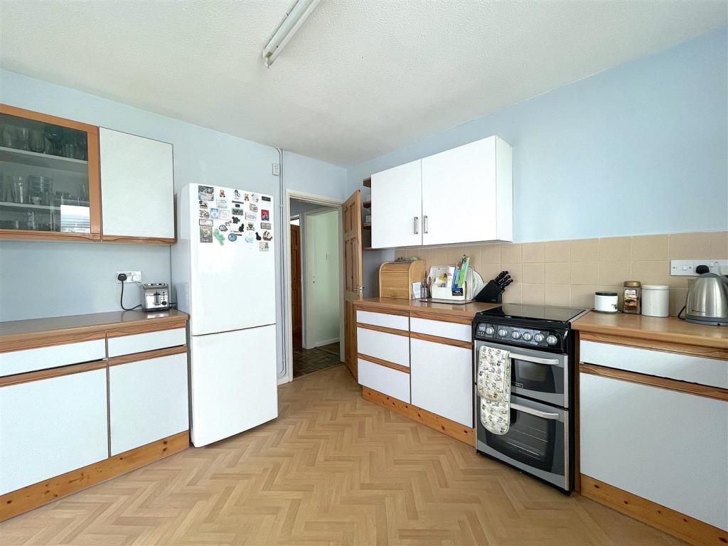 Kitchen (3).jpeg