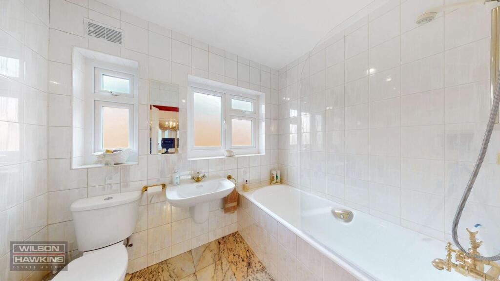 34 Woodcock Dell Avenue - LuuDIxDY75tubAR0xXPU.jpg