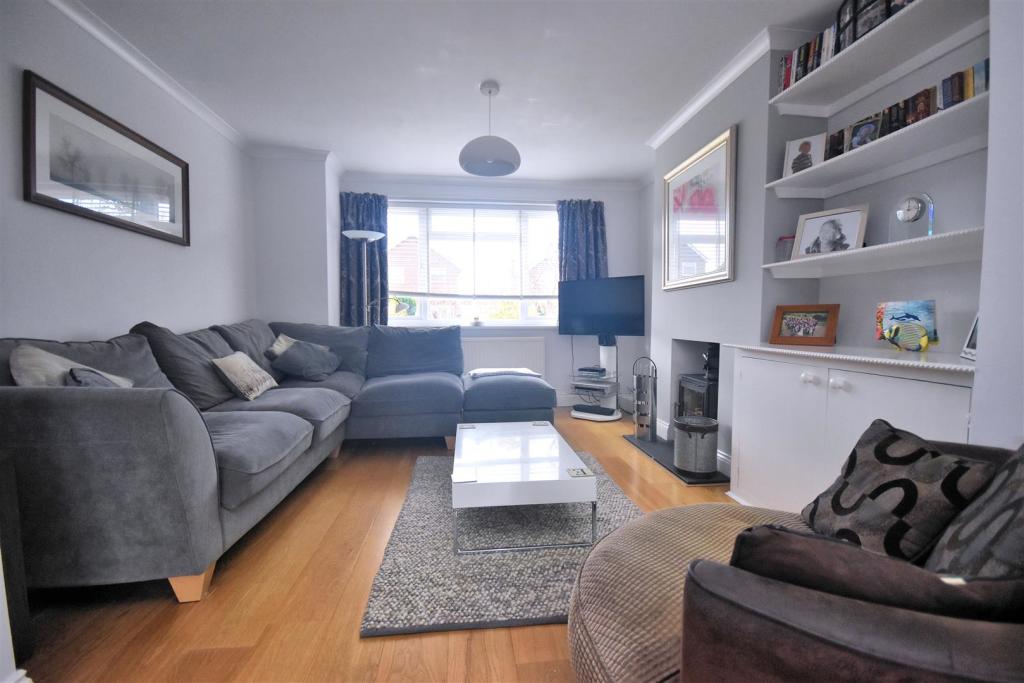 Sitting room 3.jpg
