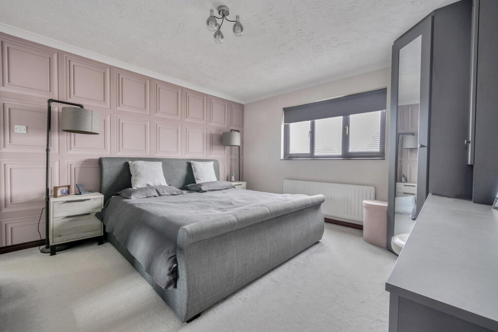 1354553-6-68ca815...